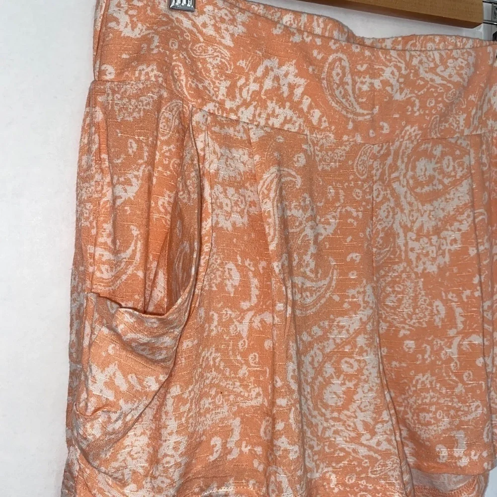 Free People Peach Tea Paisley High Waist Shorts, Pull On Orange White, Small EUC